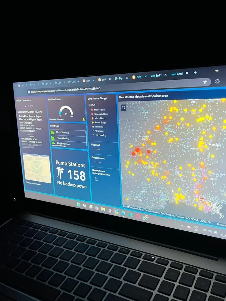 Operations dashboard combining live counters with a spatial map of stations