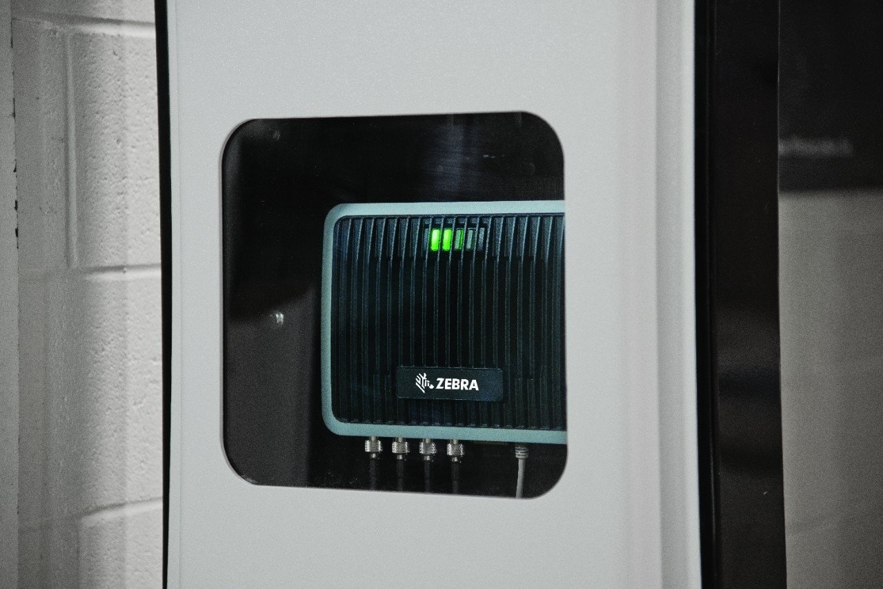 Zebra FX9600 RFID Reader - 8 ports - Image 3